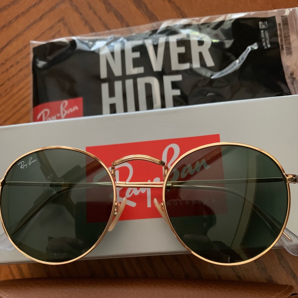 Ray Ban  Round Sunglasses/ SOLD LOCALLY🚫🚫